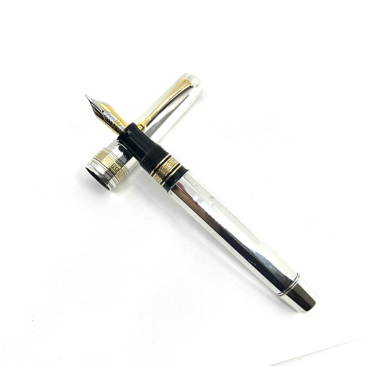OMAS Sterling Silver Facetted Large Paragon Limited Edition Fountain Pen -  Fine 18kt Gold Nib
