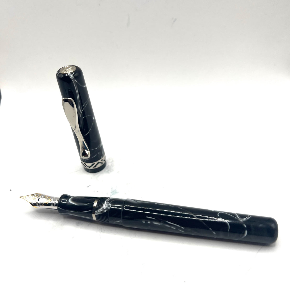 Visconti Marbled Lustrous Charcoal & White Kaleido Fountain Pen - Fine 18kt Gold Nib