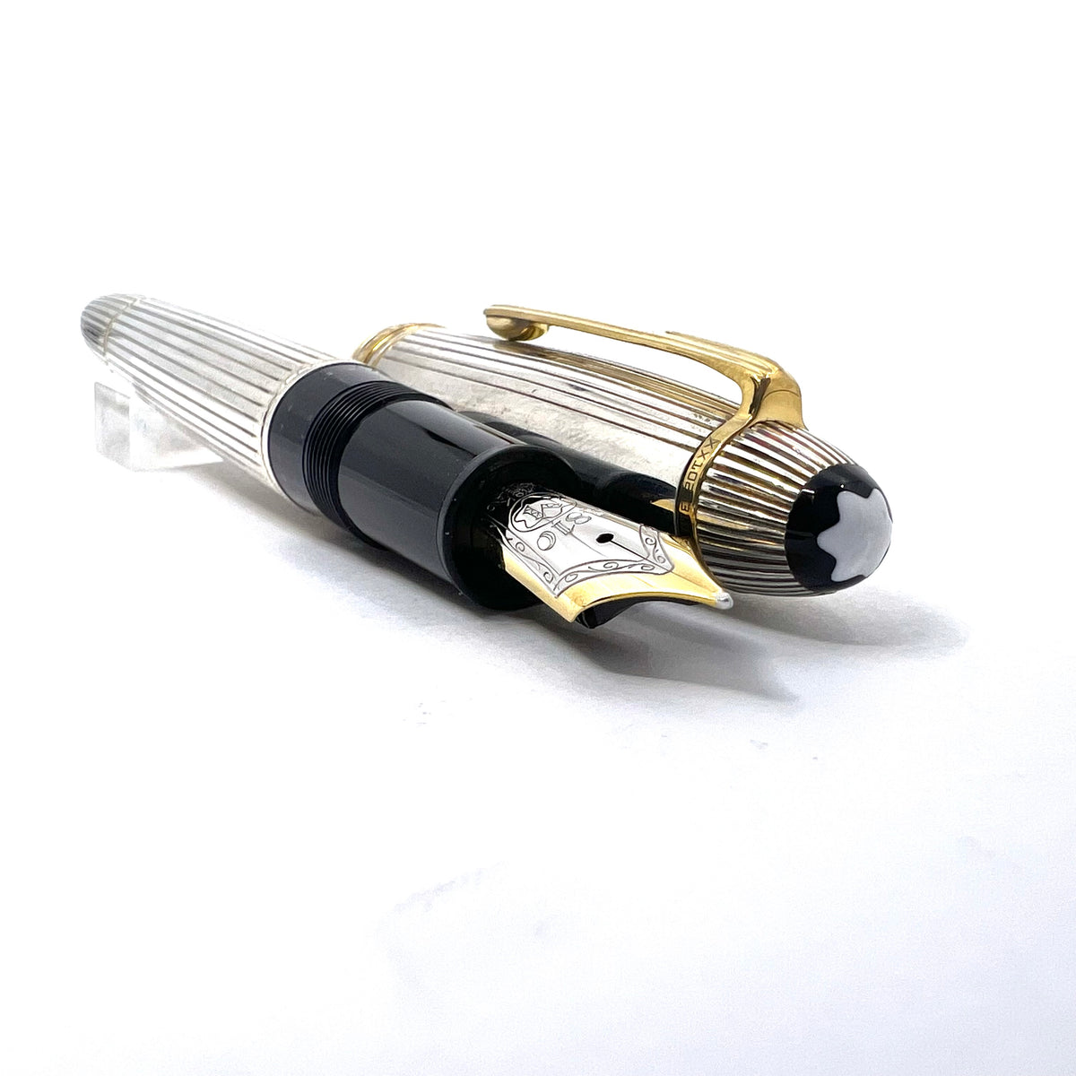 Montblanc LeGrand Solitaire #146 Sterling Silver Pinstriped Fountain Pen - Medium 18kt Gold Nib
