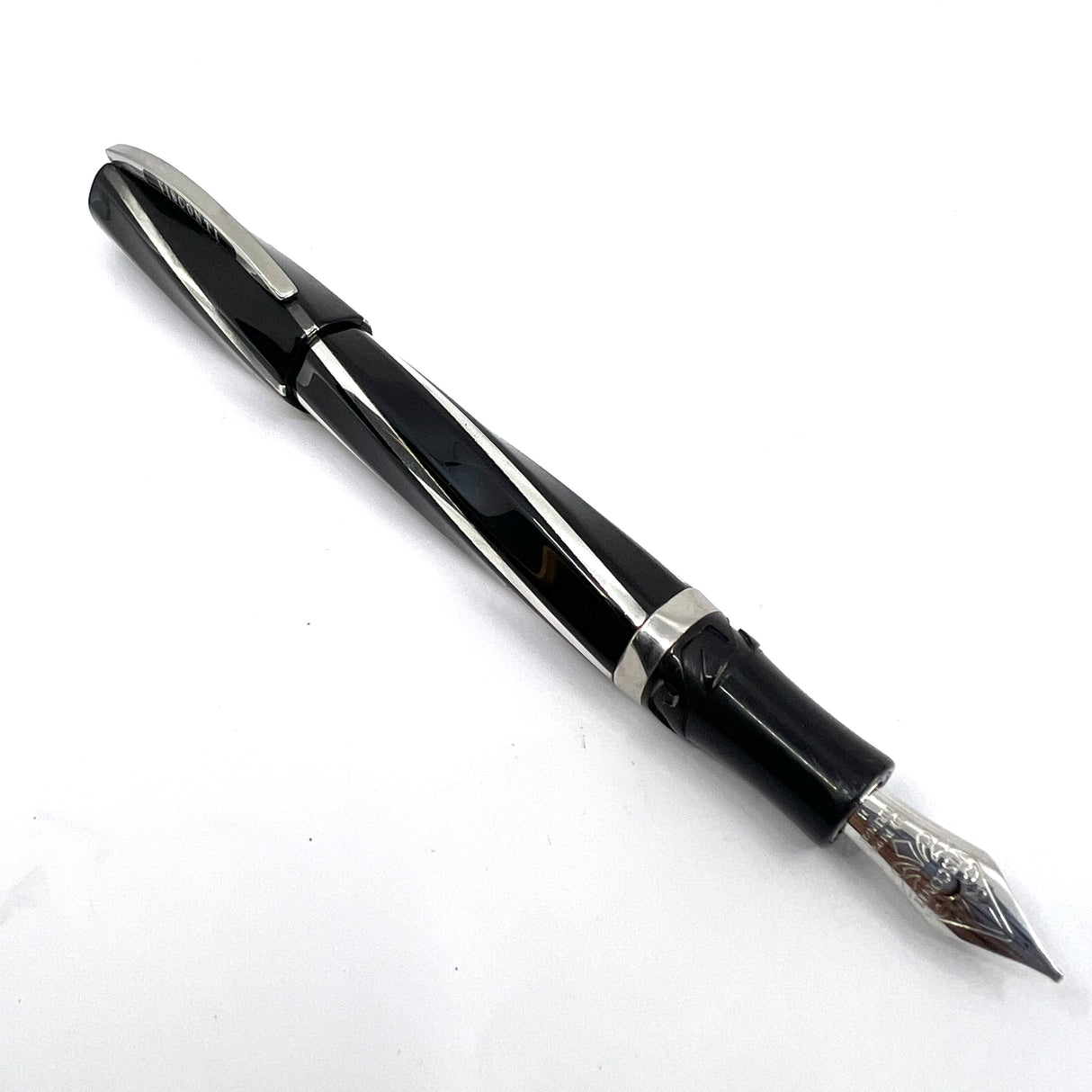 Visconti Black Divina Mid-Size Spiral Fountain Pen - Flexible Broad 23K Palladium Nib