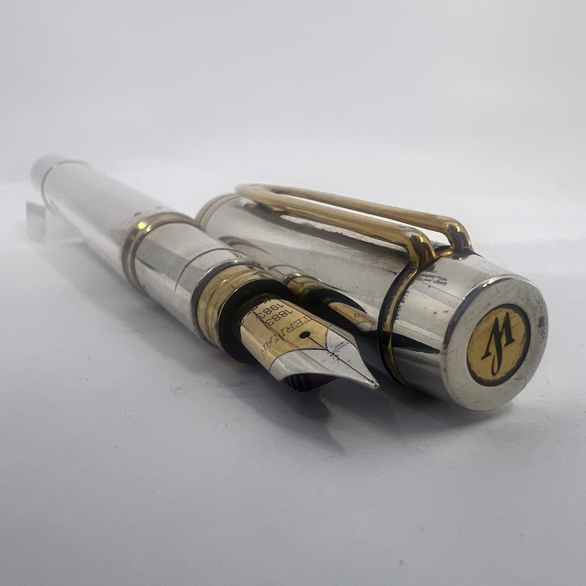 Waterman Man 100 Full Covered Sterling Silver Fountain Pen - Smooth Pattern - Fine 18kt Gold Nib - Scarce!