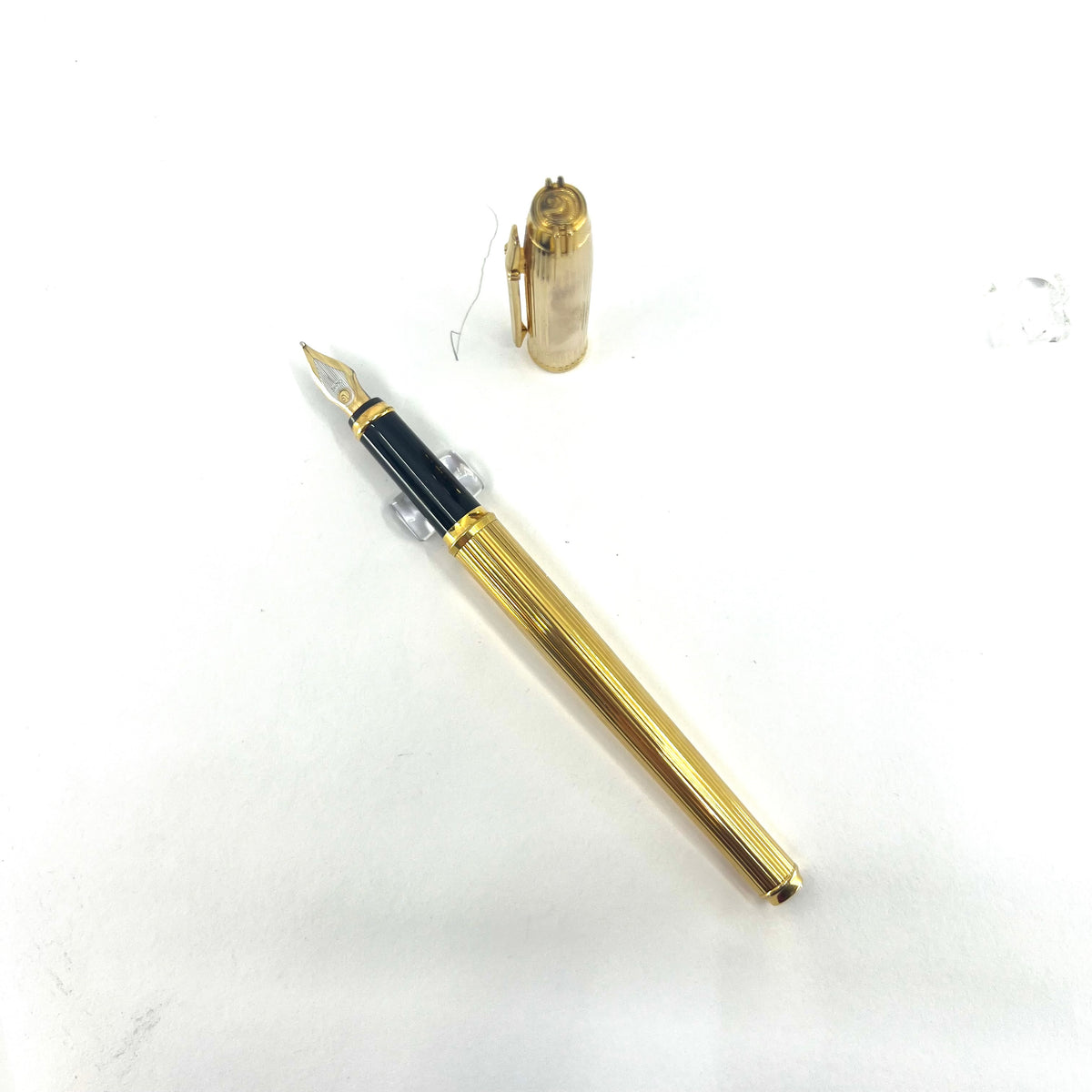 Elysee Parthenon Fountain Pen with Gold-Plated  Vertically Etched Body  - Medium 18kt Gold Nib