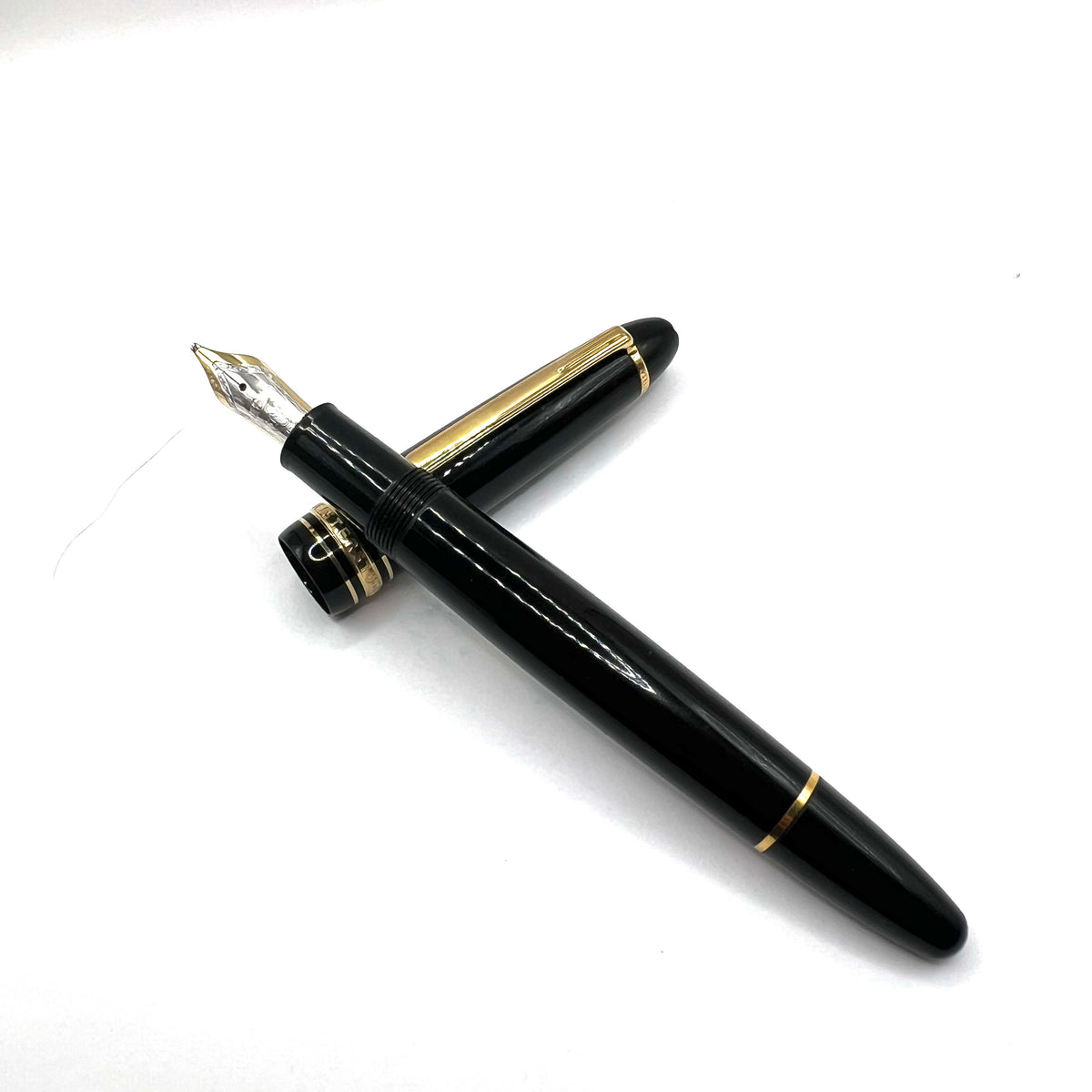 Montblanc #146 Black Resin LeGrand Meisterstuck Fountain Pen - Semi-Flex Double Broad Stub-like 18kt Gold Nib