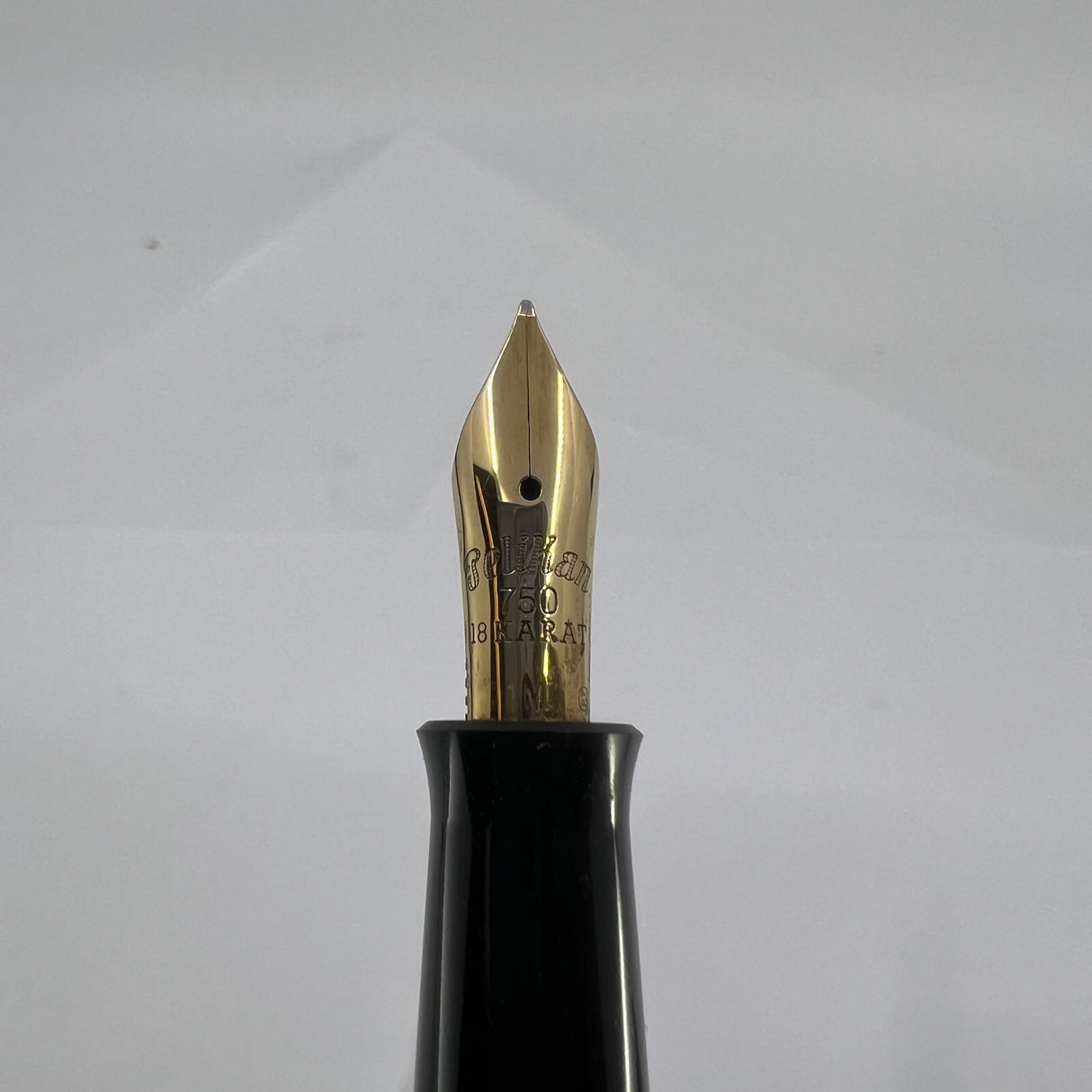Pelikan "White Gold" (1931 Originals of their Time) Limited Edition Fountain Pen - Medium 18kt Gold Nib