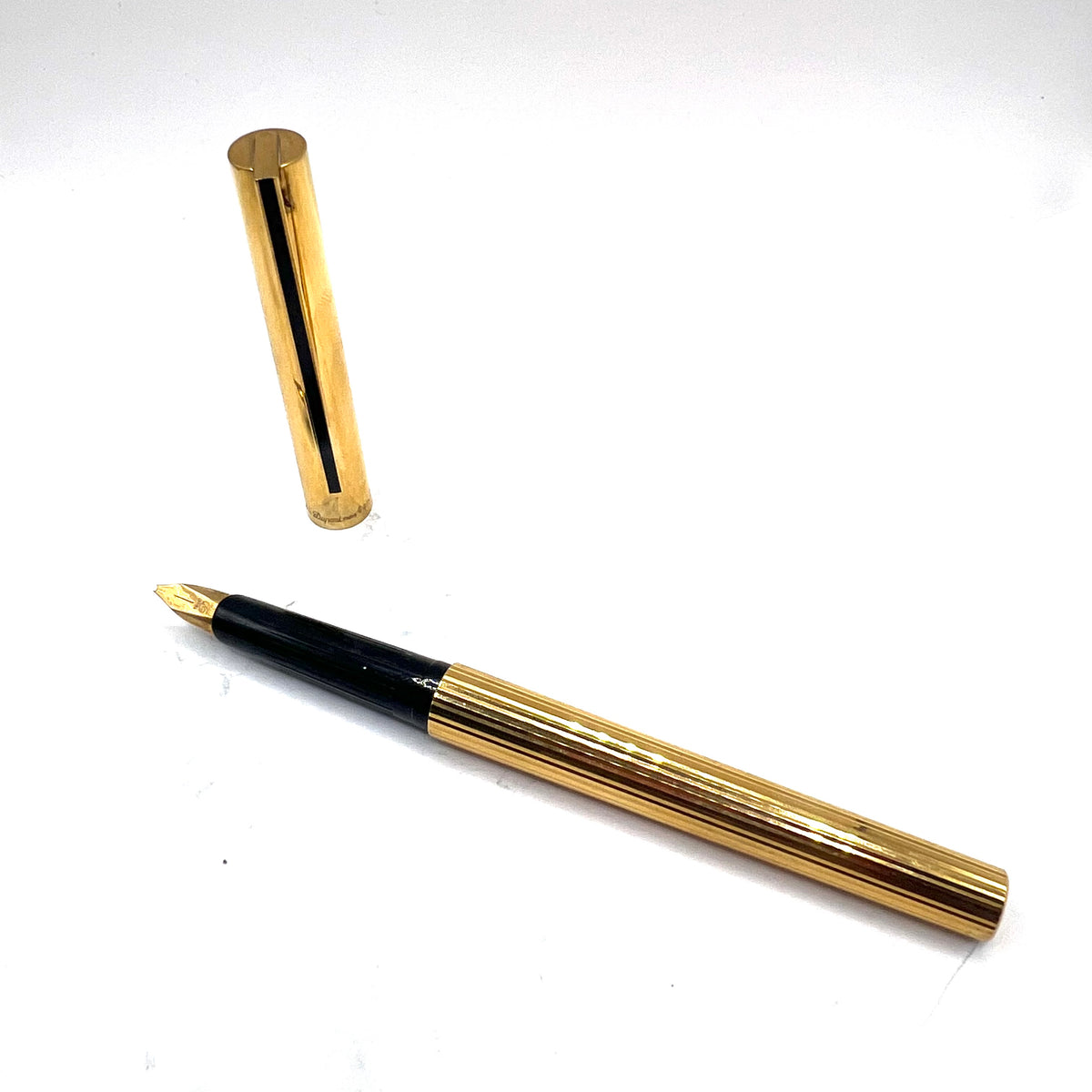S.T. Dupont Gold Vermeil (Sterling Silver Base) - Smooth Cap/ Fluted Barrel Classic Fountain Pen - Broad 18kt Gold Nib