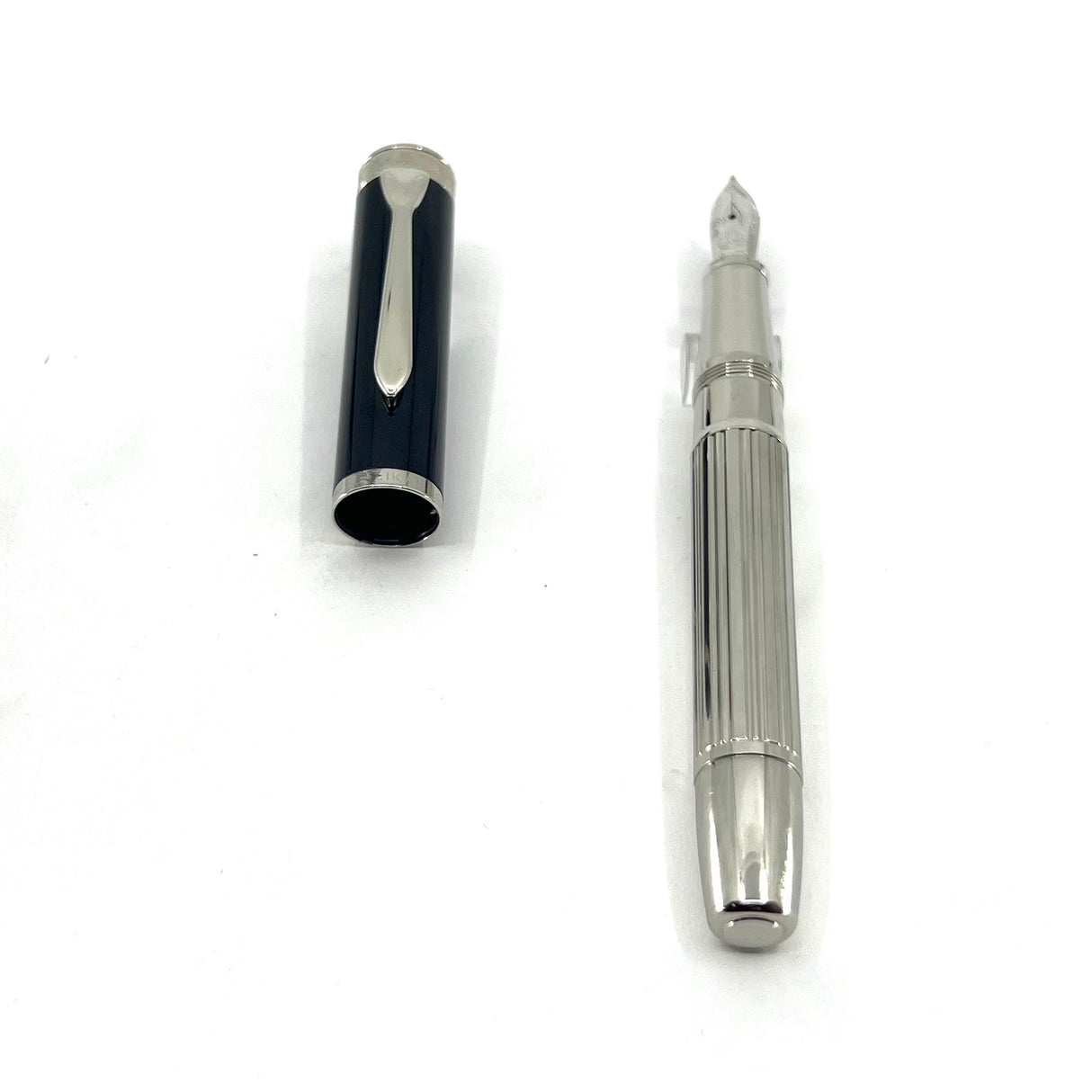 Pelikan M7005 Majesty Fountain Pen - Black Cap/Sterling Silver  Barrel -  Fine 18kt Gold Nib