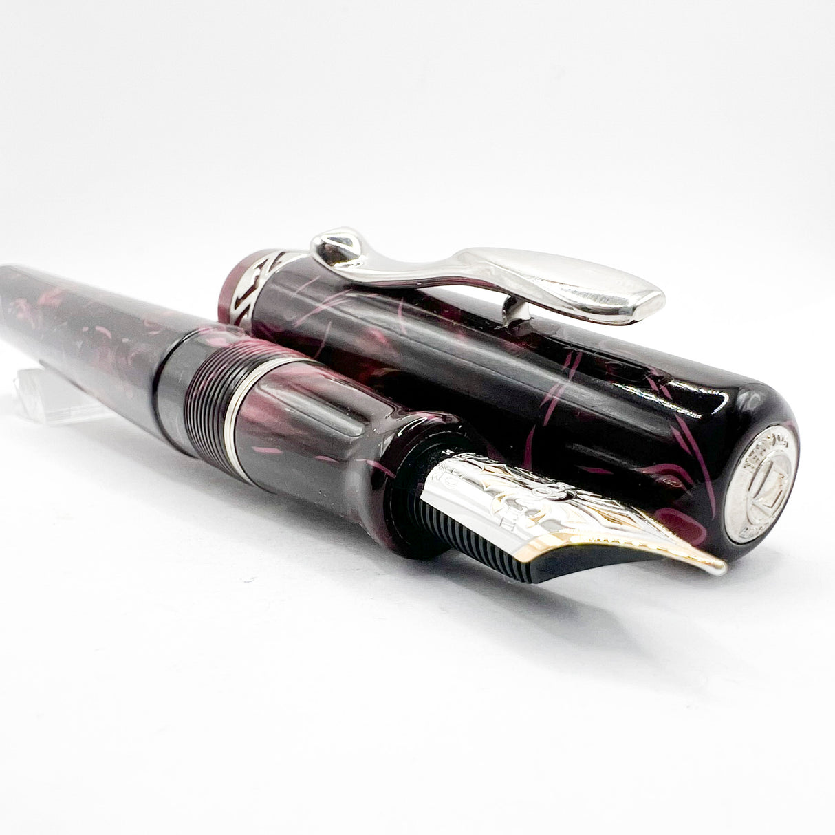 Visconti Marbled Burgundy Kaleido Fountain Pen - Medium 18kt Gold Nib
