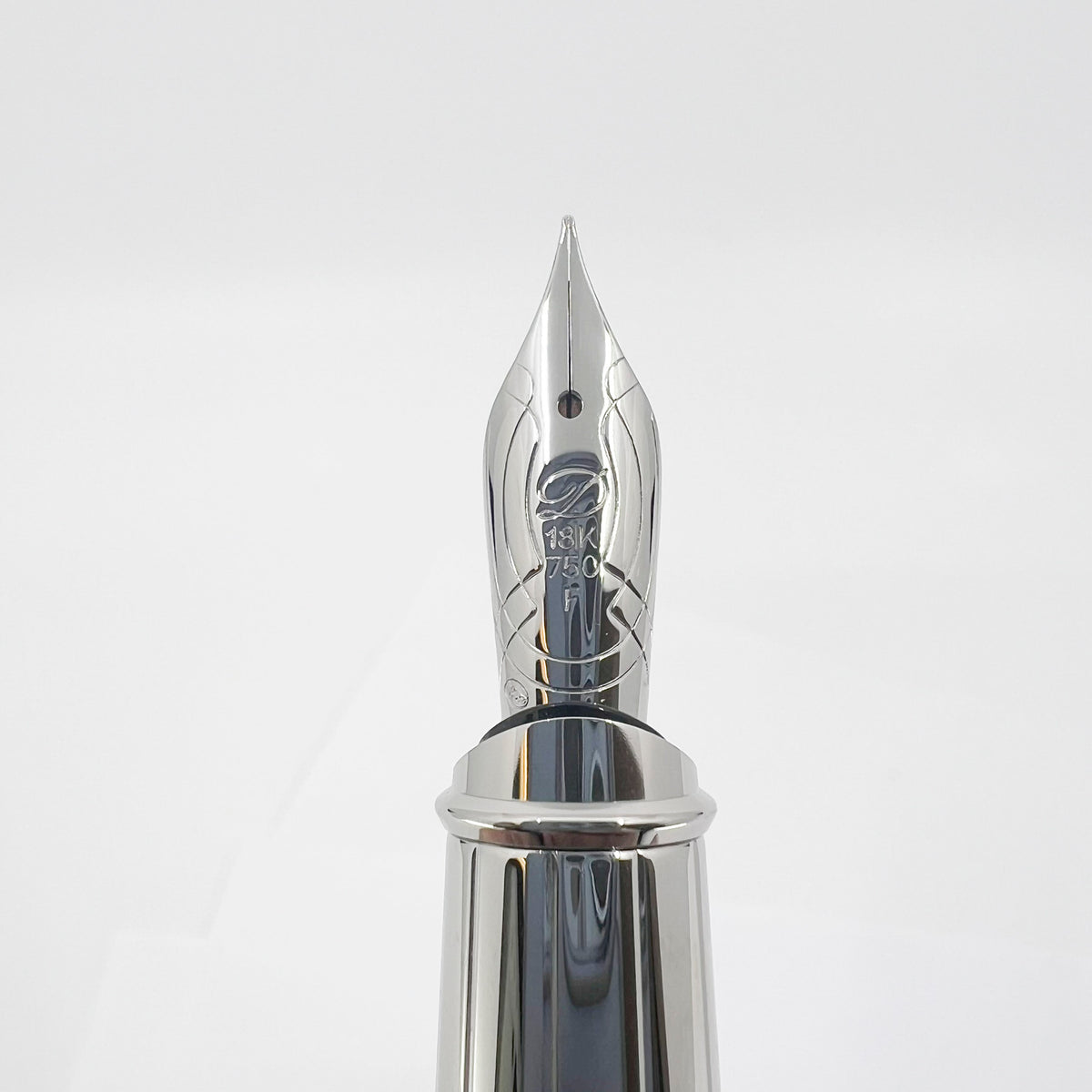 S. T. Dupont Grand Orpheo Theme Placed Midnight Blue Lacquer Fountain Pen - Fine 18kt Gold Nib