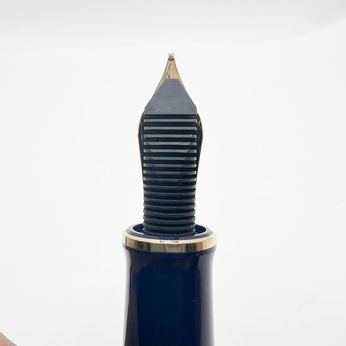 Pelikan Concerto Limited Edition Fountain Pen - Medium 18kt Gold Nib