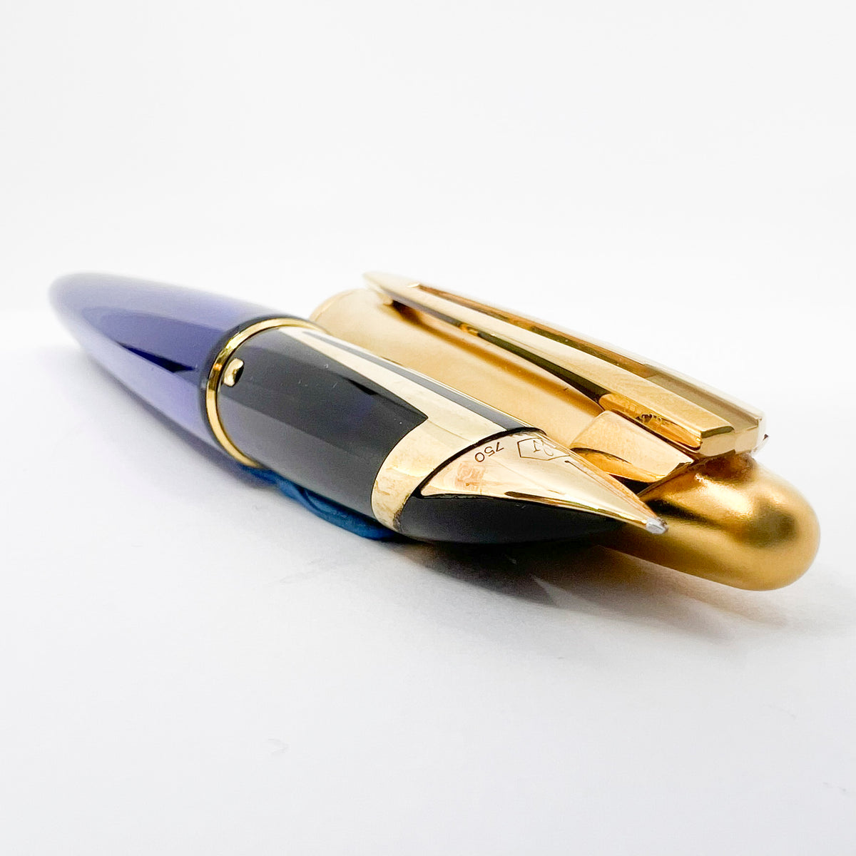Waterman Edson Blue Translucent Fountain Pen - Oblique Left Handed Fine 18 Kt Gold Nib