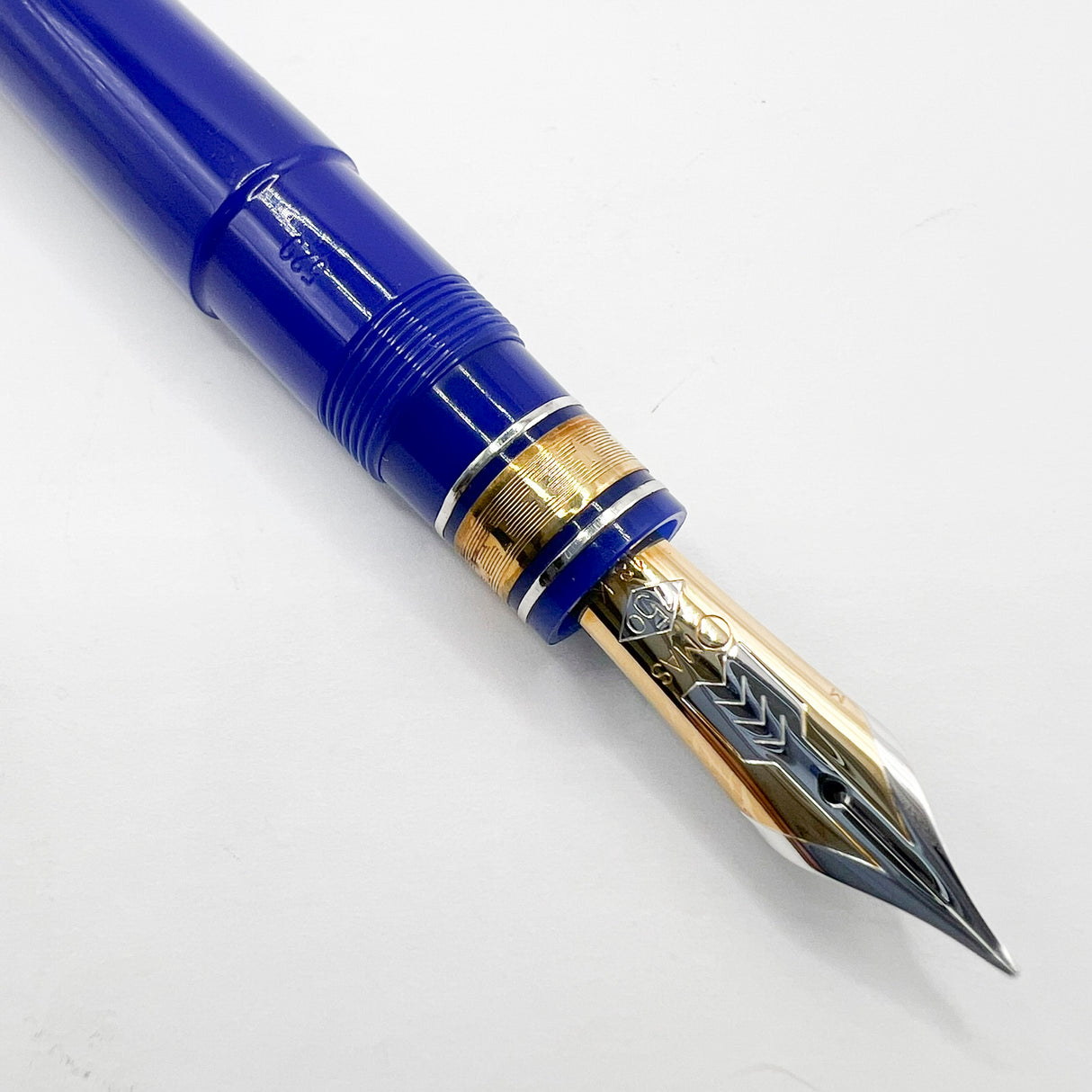 OMAS for  Armando Simoni Club/1990's  Royal Blue Ogiva Extra Fountain Pen - Medium 18kt Gold Nib