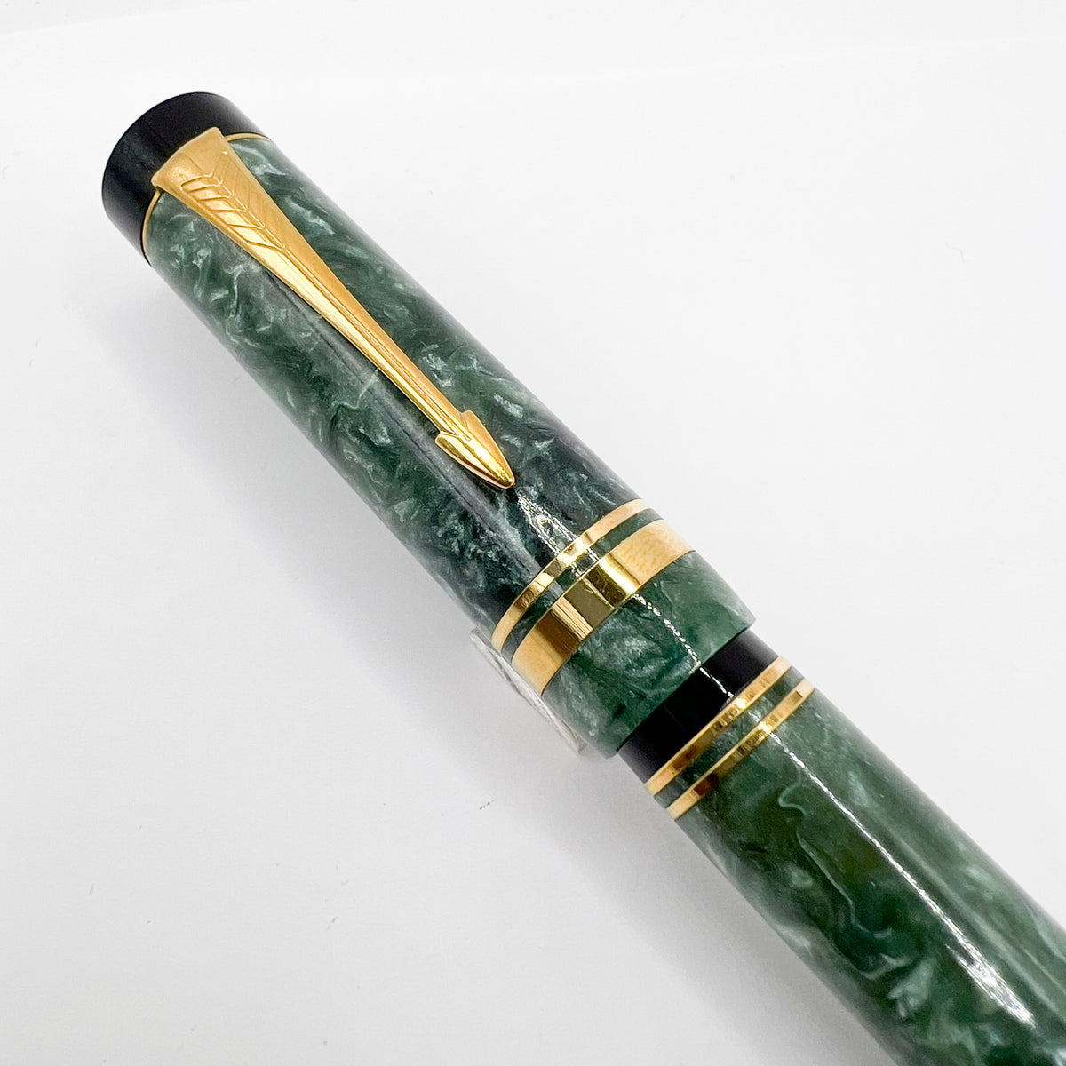 Parker Duofold Centennial Marbled Green  Fountain Pen (Circa 1990) - Medium 18kt Gold Nib