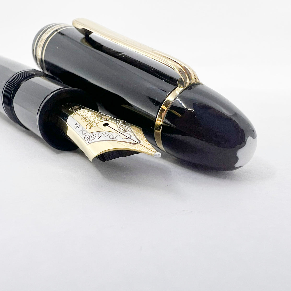 Montblanc Meisterstuck #149 (Largest) Fountain Pen - Semi-Flex Medium 18kt Gold Nib
