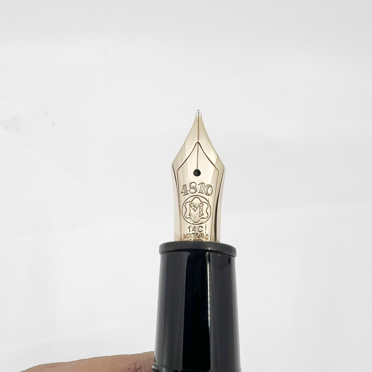 Montblanc Black Resin Meisterstuck #146 LeGrand Fountain Pen -  Fine 14kt Gold Nib