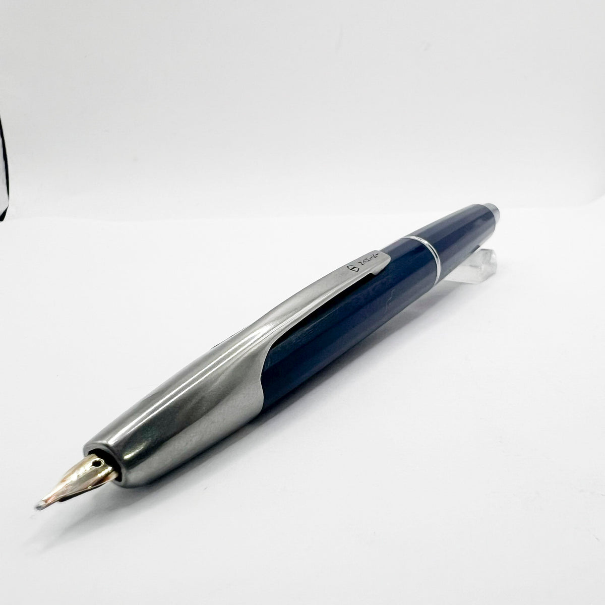 Pilot Namiki Blue Vanishing Point Fountain Pen - Classic Style Multi-Facetted  Body  - 1996 - Medium 14kt Gold  Nib