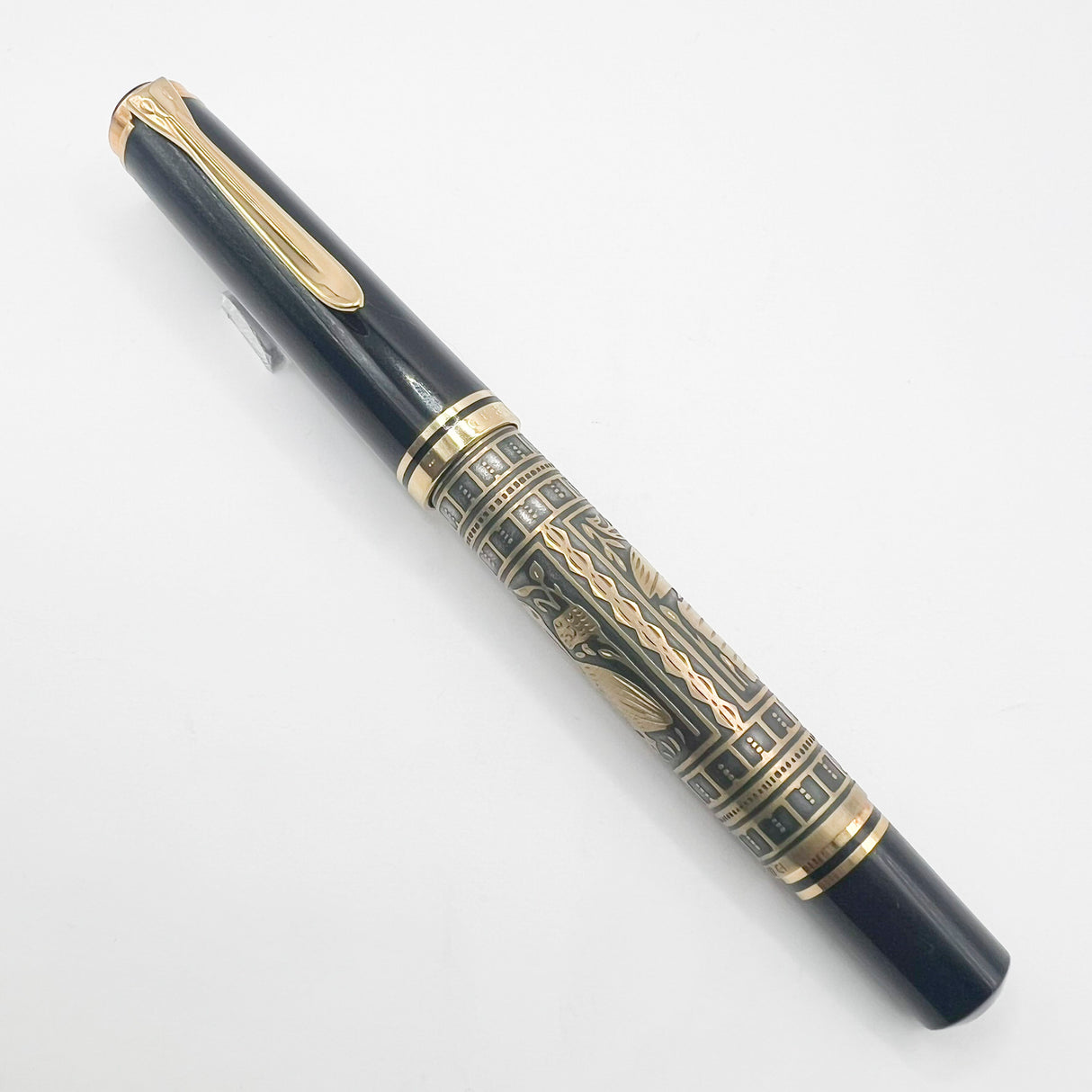 Pelikan M900 Toledo Gold Vermeil Fountain Pen - Fine 18C Gold Nib - 1990's