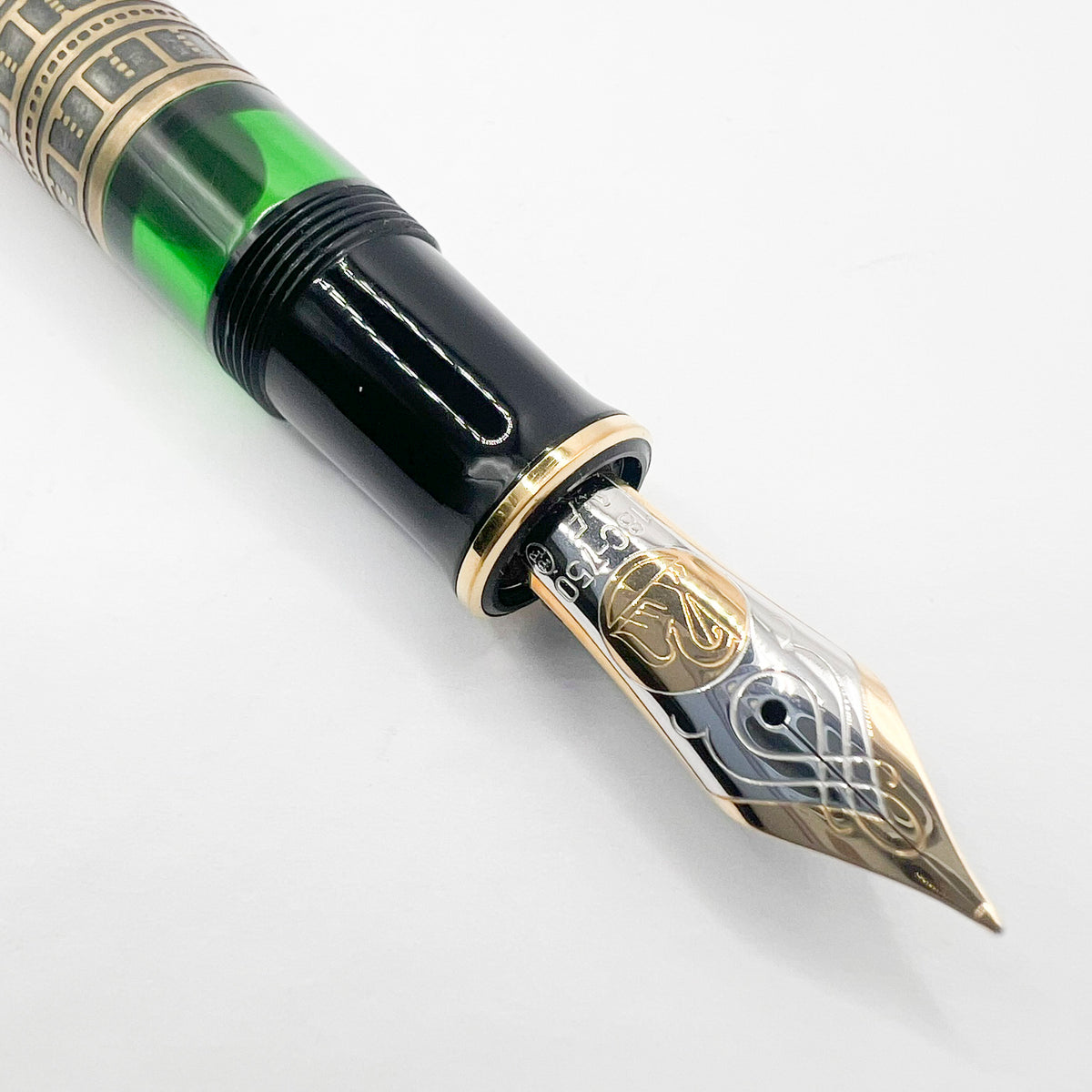 Pelikan M900 Toledo Gold Vermeil Fountain Pen - Fine 18C Gold Nib - 1990's