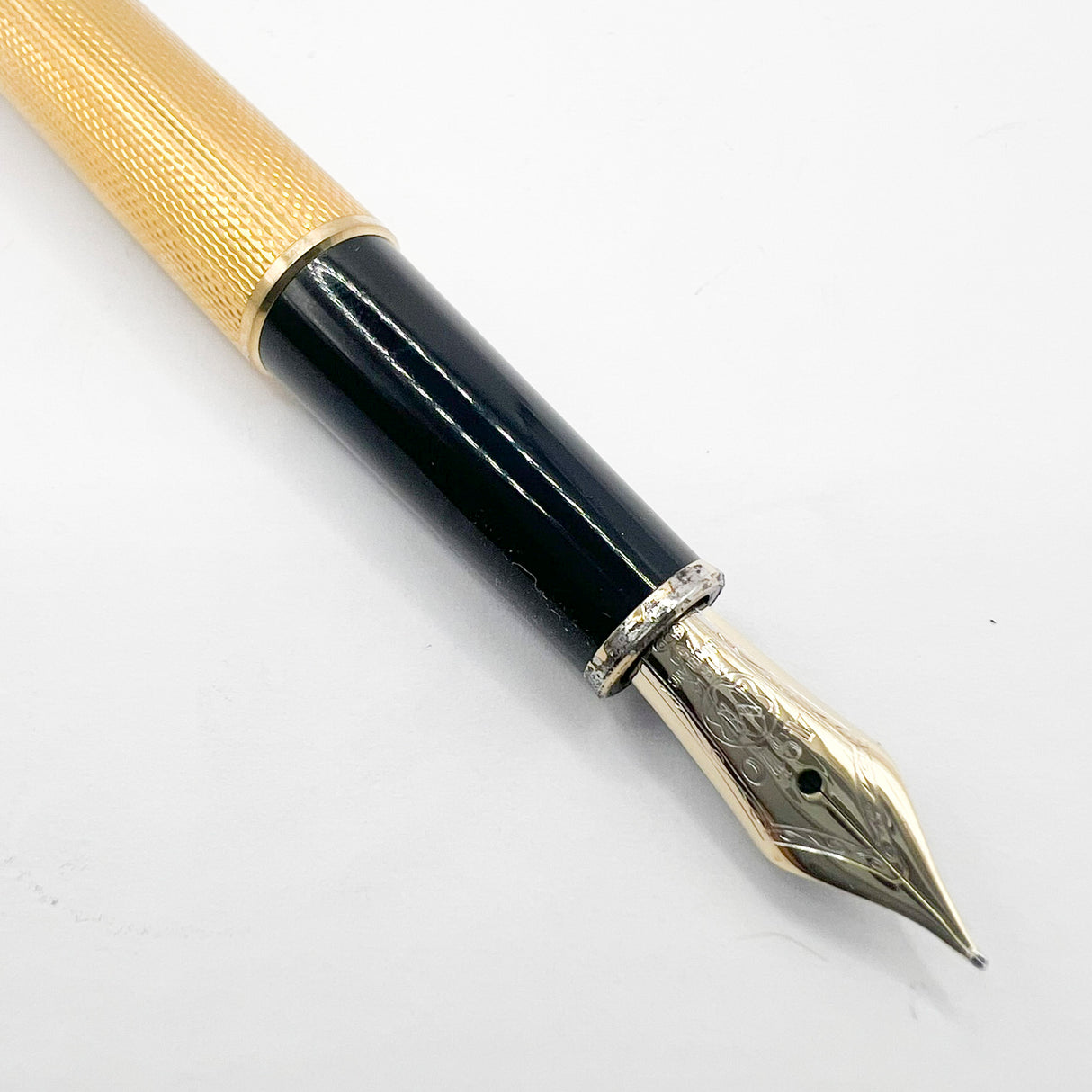 Montblanc Solitaire Gold Plated Barleycorn Classique #144 Fountain Pen - Fine 18kt Gold Nib