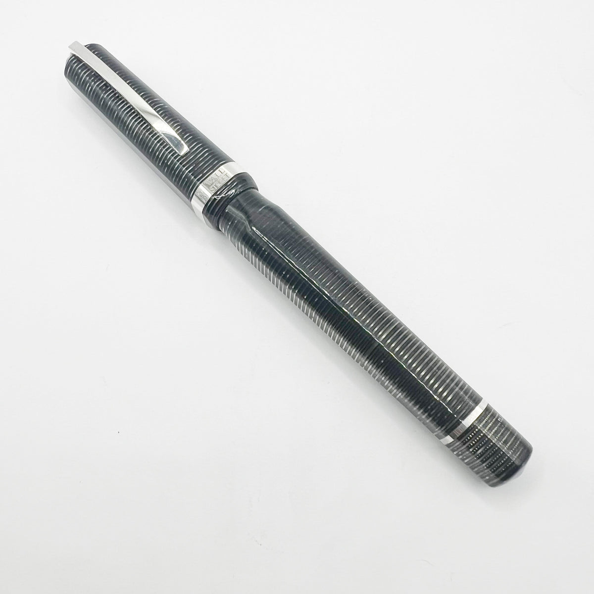 Visconti Oversized Wall Street Limited Edition Glittering Silver Gray Striped Celluloid Fountain Pen - Medium 18kt Gold Nib