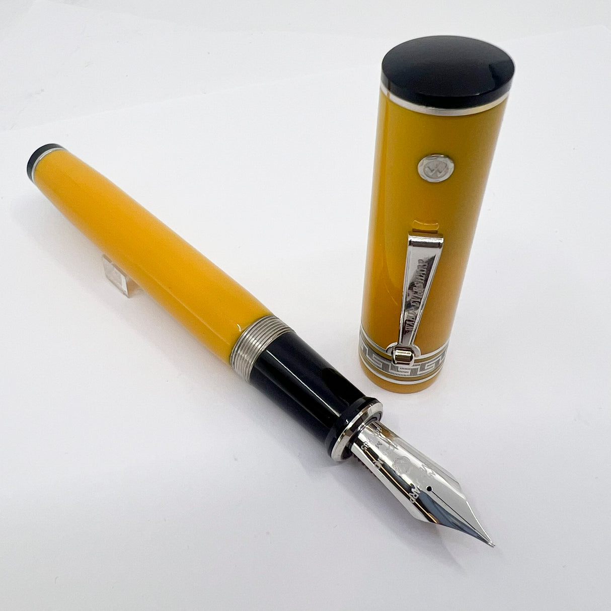 Wahl Eversharp Yellow Decoband Oversized  Fountain Pen -  Medium #8 Size 14kt Gold Nib
