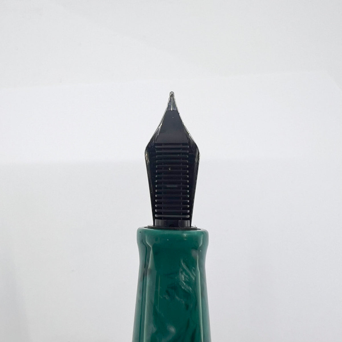 Visconti  Florentia Turquoise Green Celluloid LE Fountain Pen Honoring  Casa delle Stilografica 50th Anniversary - Fine 18kt Gold Nib