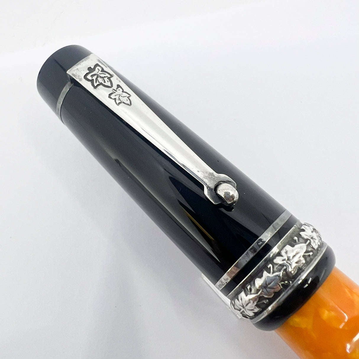 Delta COLOSSEUM Limited Edition Lever Fill Fountain Pen (1996) - Medium 18kt Gold Nib