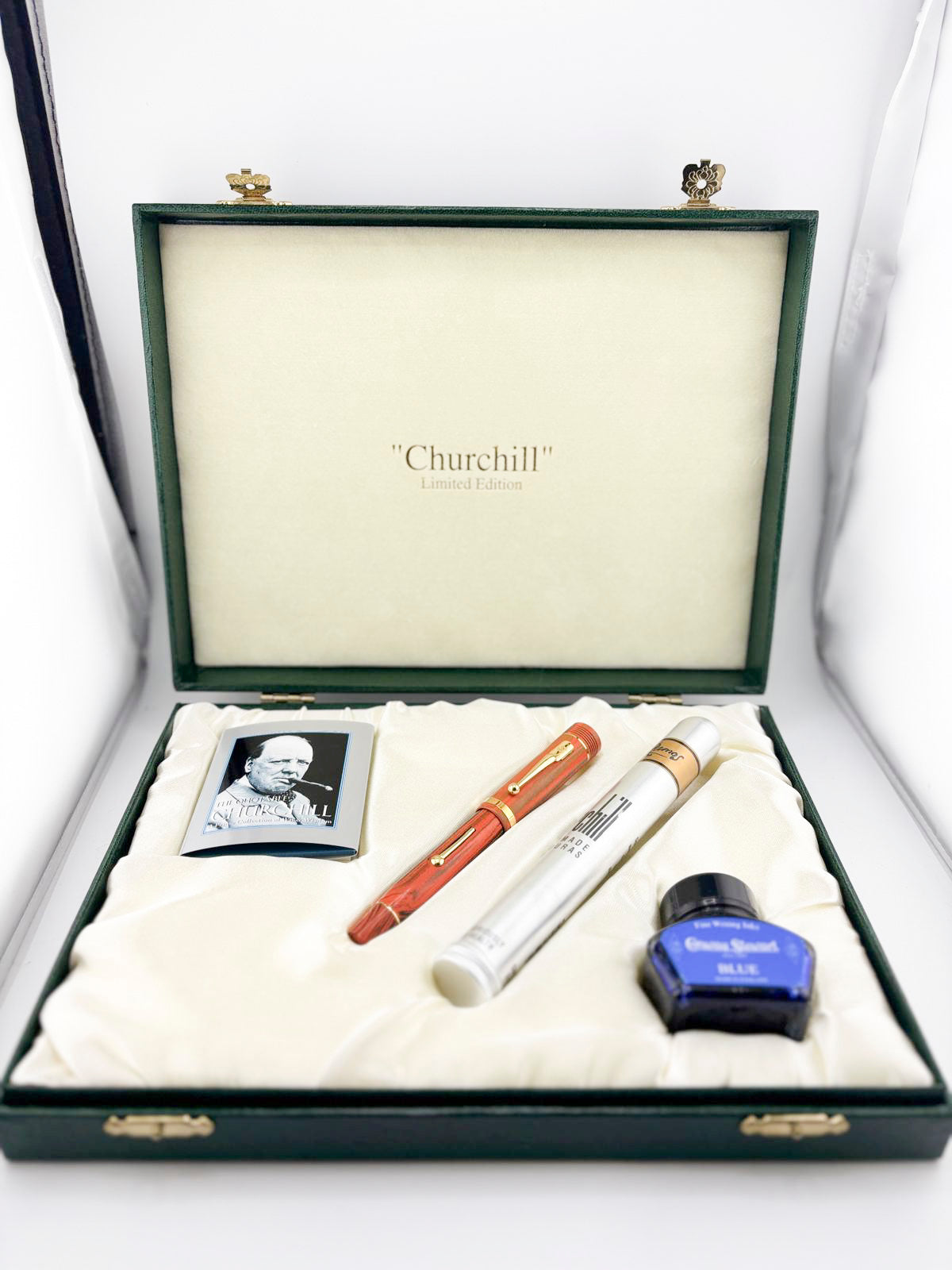 Conway Stewart Winston Churchill Woodgrain Ebonite  Fountain Pen - Medium 18kt Gold Nib