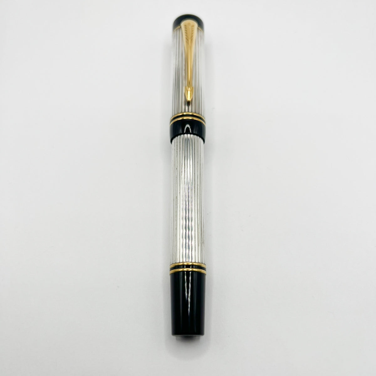 Parker Duofold Centennial (Largest Size)  Sterling Silver Fountain Pen - Medium  18kt Gold Nib