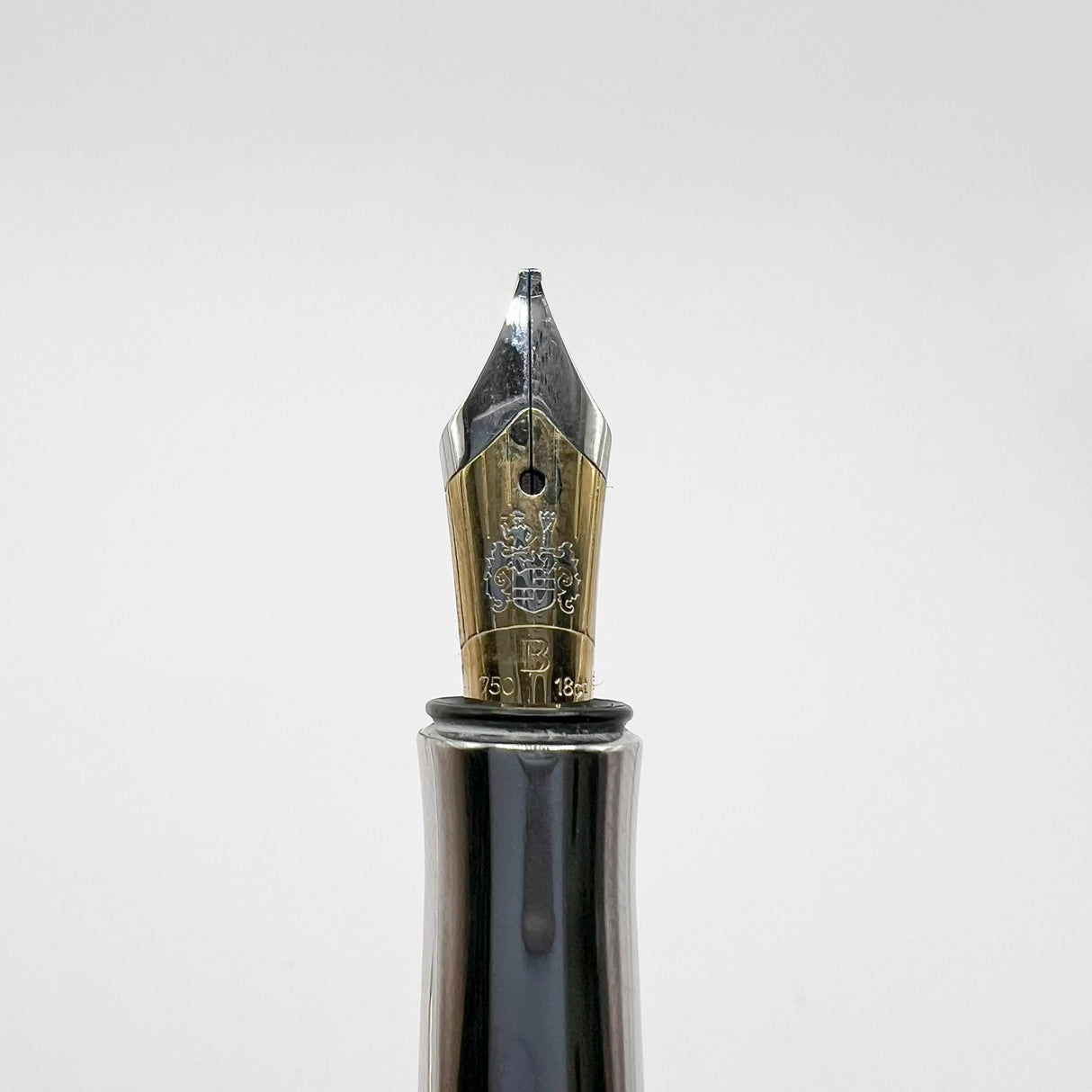 Graf von Faber Castell Sterling Silver Classic Fountain Pen - Broad 18kt Gold Nib