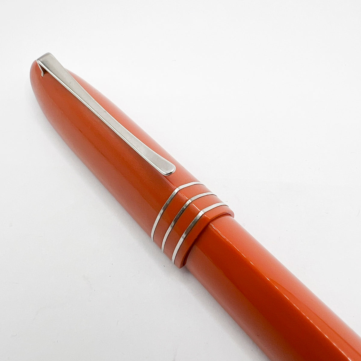 OMAS #360 for Armando Simoni Club Orange Triangulated  Fountain Pen (Circa 1999) - Medium 18kt Gold Nib