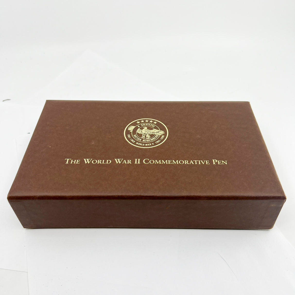 Parker Duofold Centennial (Largest Size) Douglas MacArthur/World War II Commemorative Limited Edition Fountain Pen - Medium 18kt Gold Nib
