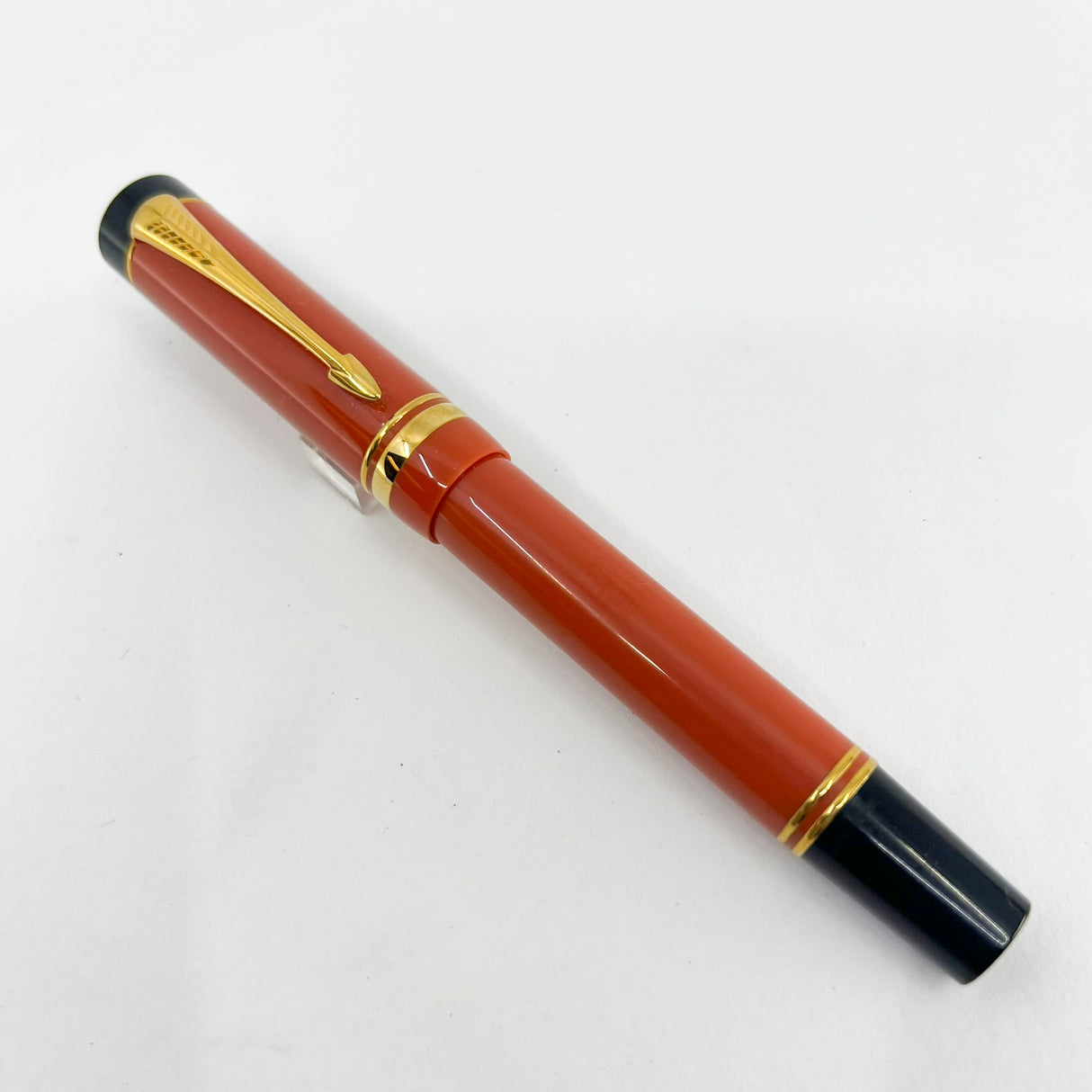 Parker Duofold Centennial (Largest Size) Douglas MacArthur/World War II Commemorative Limited Edition Fountain Pen - Medium 18kt Gold Nib