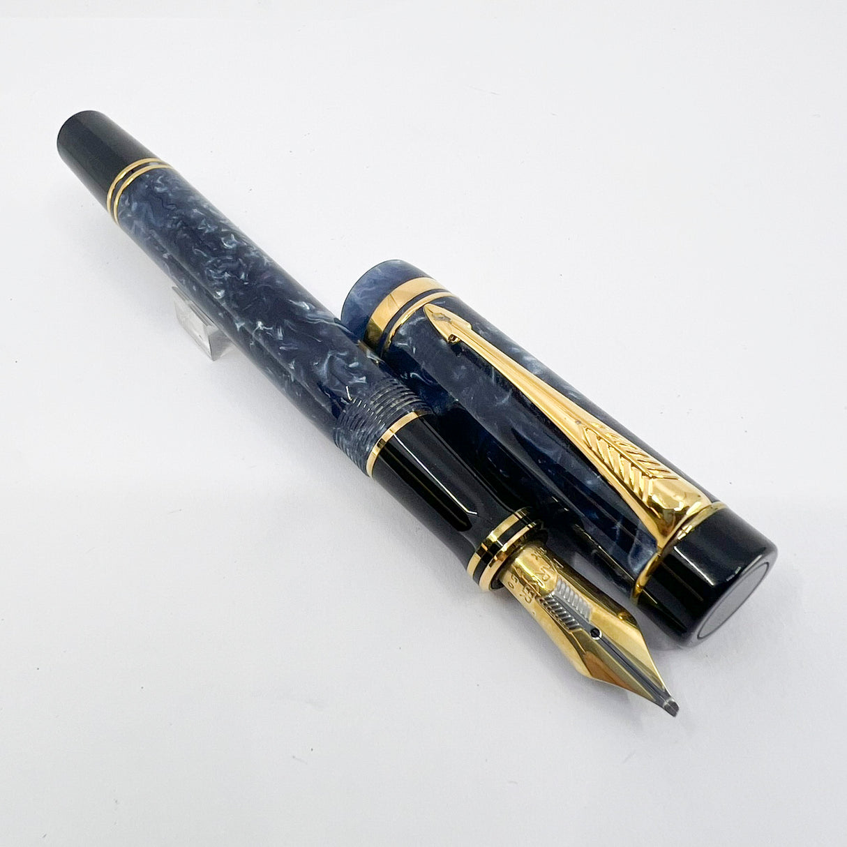 Parker Duofold Centennial (Largest) Marbled Blue  Fountain Pen - Broad Oblique #91 18kt Gold Nib (Circa 1990)