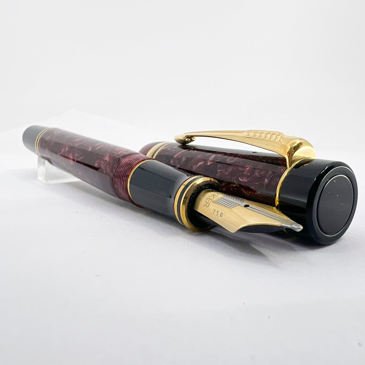 Parker Centennial (Largest Size) Marbled Maroon Duofold Fountain Pen (Circa 1991) -  Medium 18kt Gold Nib