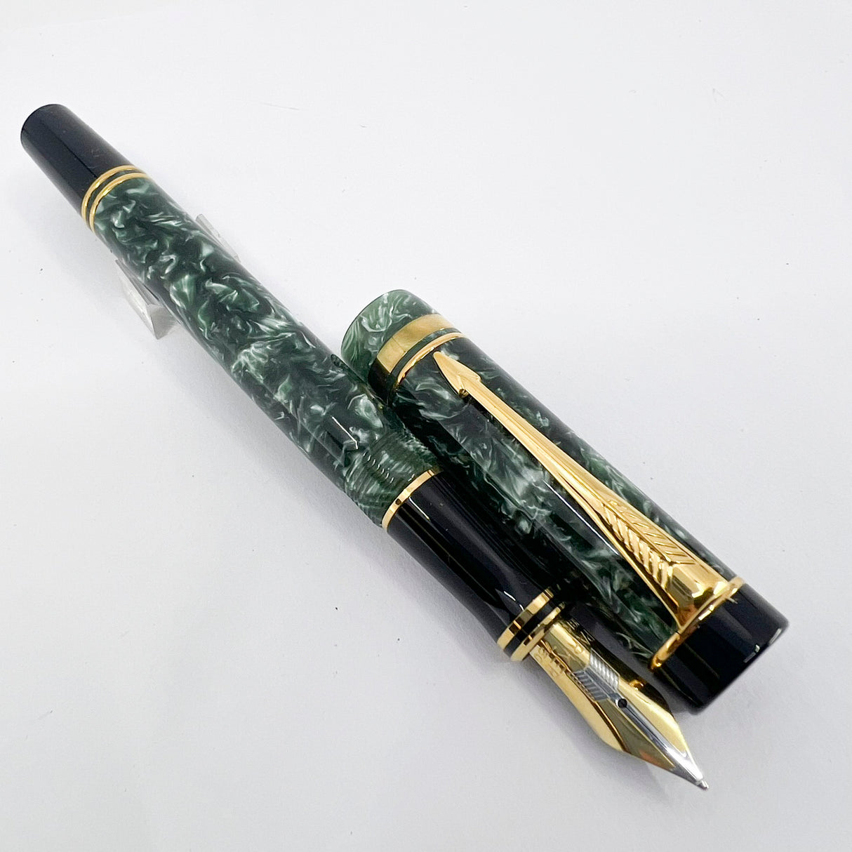 Parker International Green Marble Duofold Fountain Pen (Circa 1989) - Medium 18kt Gold Nib