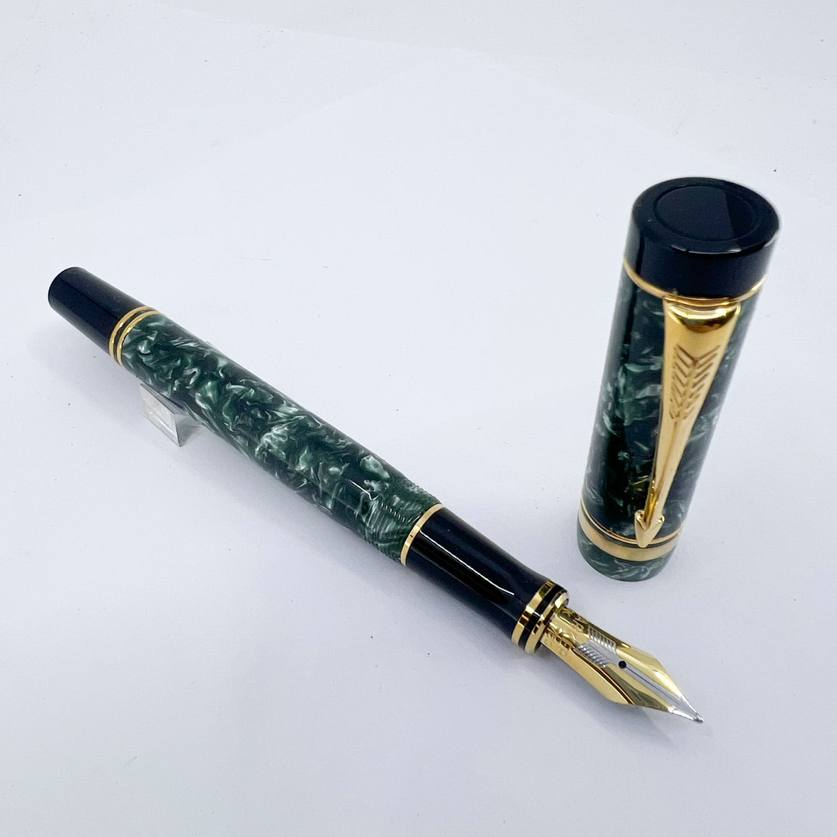 Parker International Green Marble Duofold Fountain Pen (Circa 1989) - Medium 18kt Gold Nib