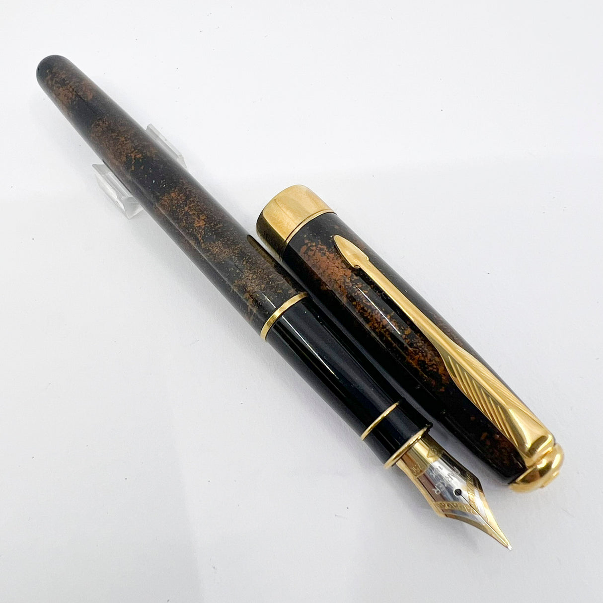 Parker Sonnet Chinese Laque Vision Fonce/Dark Brown & Gold Flecks Fountain Pen - Medium 18kt Gold Nib - Tiffany Version with "Raised T" Embedded in Cap Top