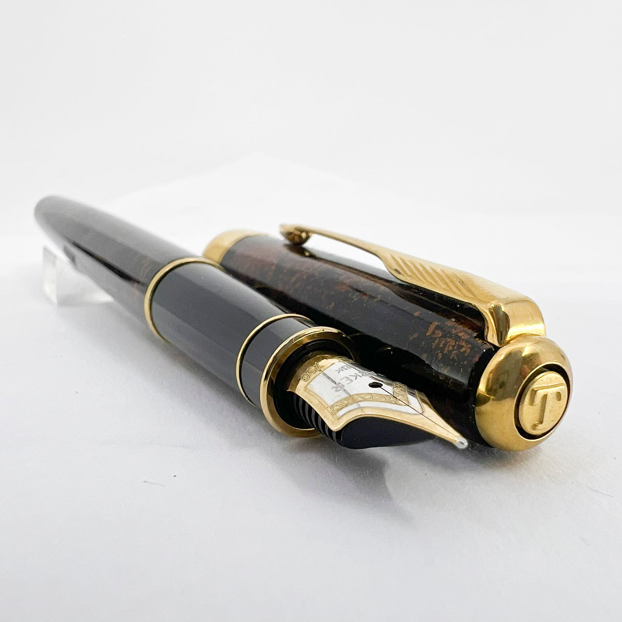 Parker Sonnet Chinese Laque Vision Fonce/Dark Brown & Gold Flecks Fountain Pen - Medium 18kt Gold Nib - Tiffany Version with "Raised T" Embedded in Cap Top