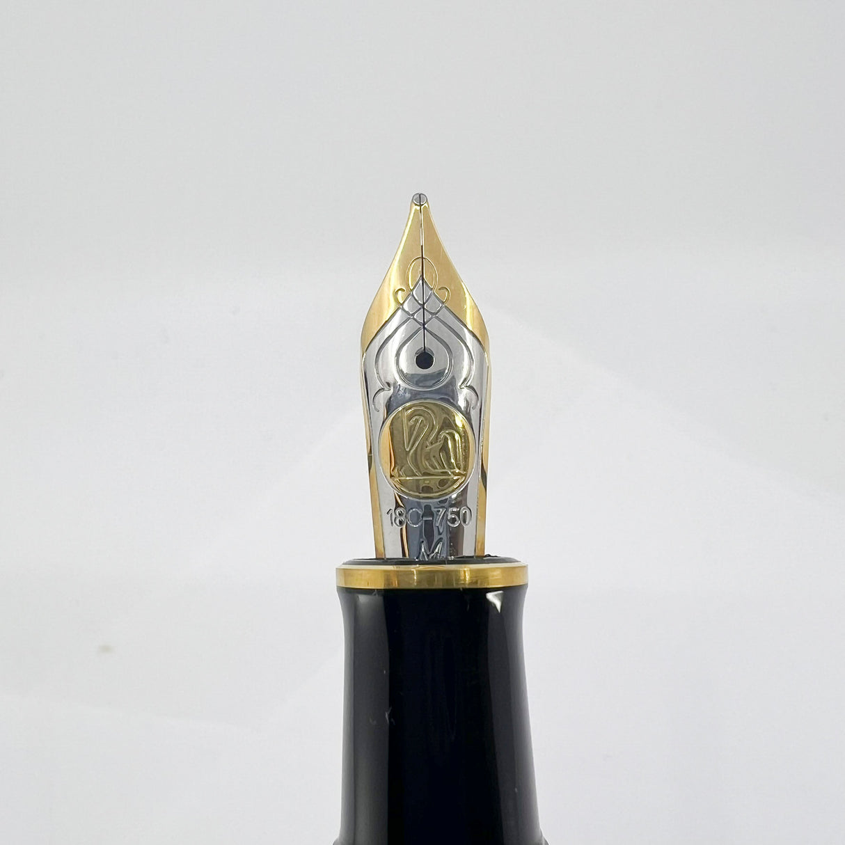 Pelikan Souveran M800 Marbled Blue O' Blue Fountain Pen - Medium 18kt Gold Nib