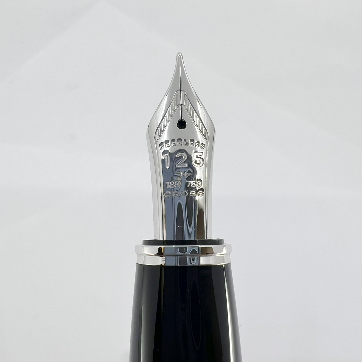Cross Peerless 125 Black Obsidian Lacquer Fountain Pen - Medium 18kt Gold Nib