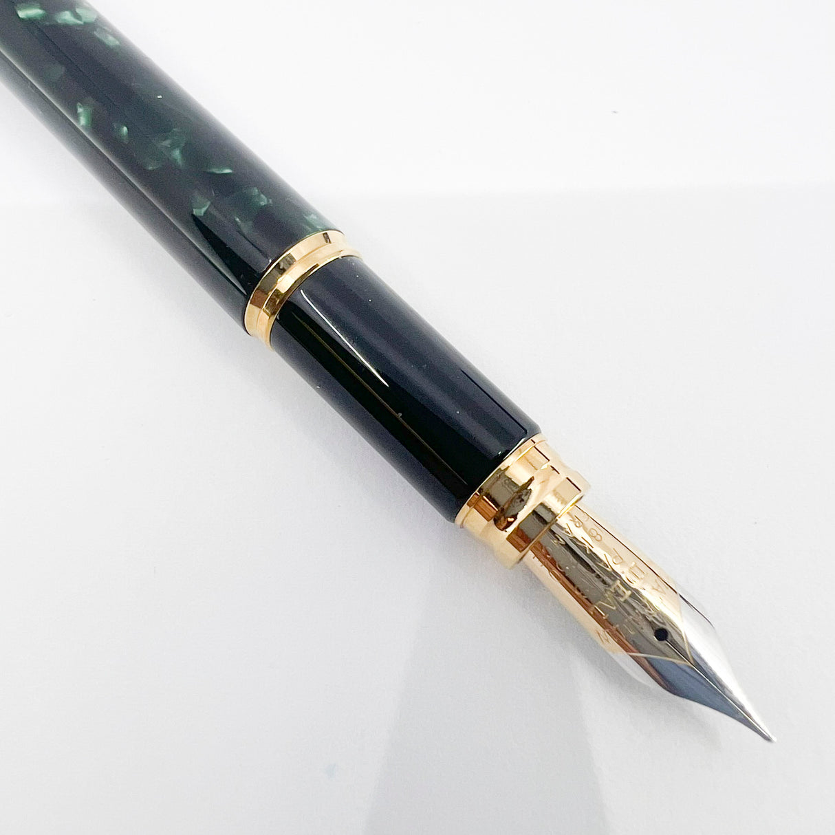 Waterman Rhapsody Marbled Mineral Green Fountain Pen - Fine 18kt Gold Nib