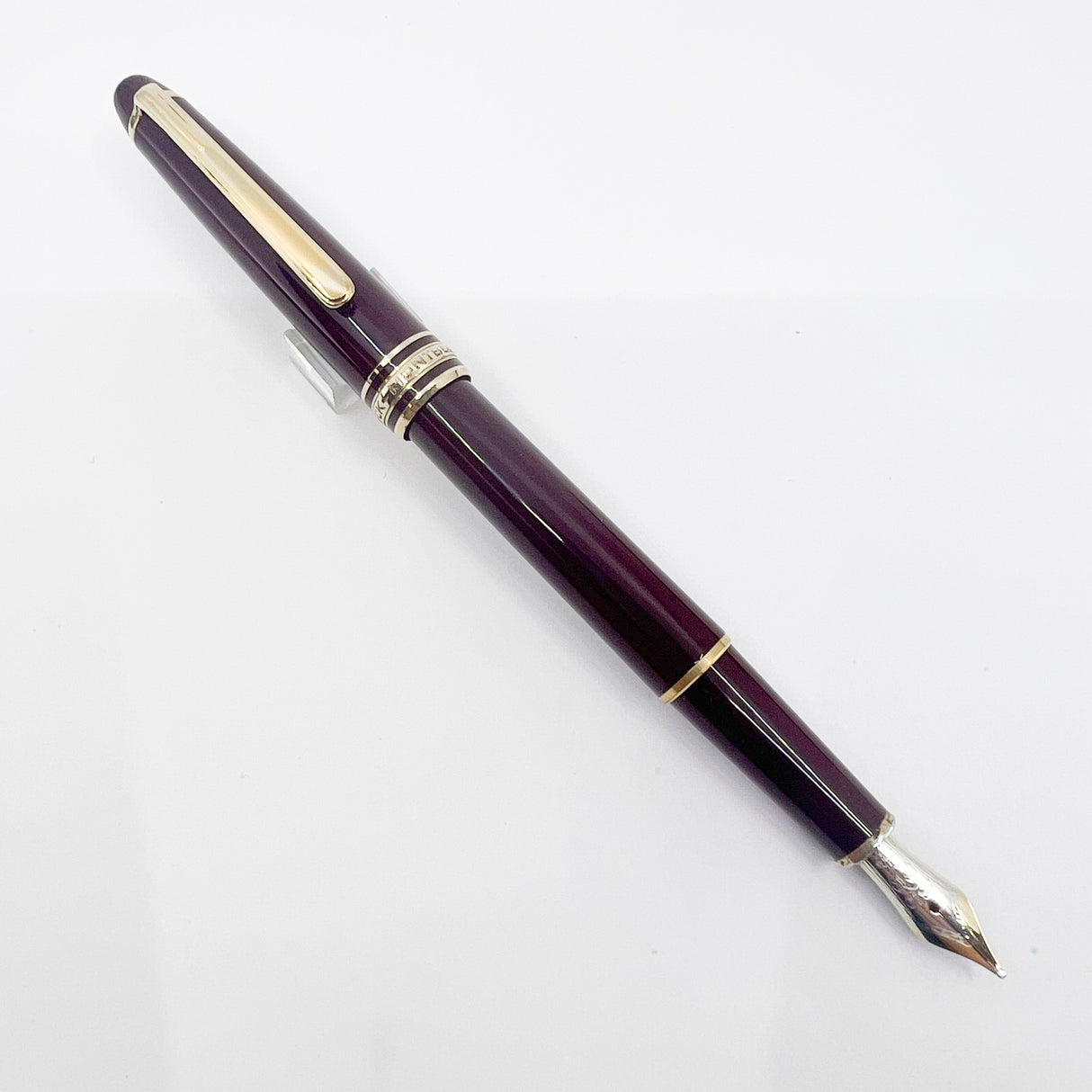 Montblanc #144 Bordeaux Resin Fountain Pen - Medium 14kt Gold Nib