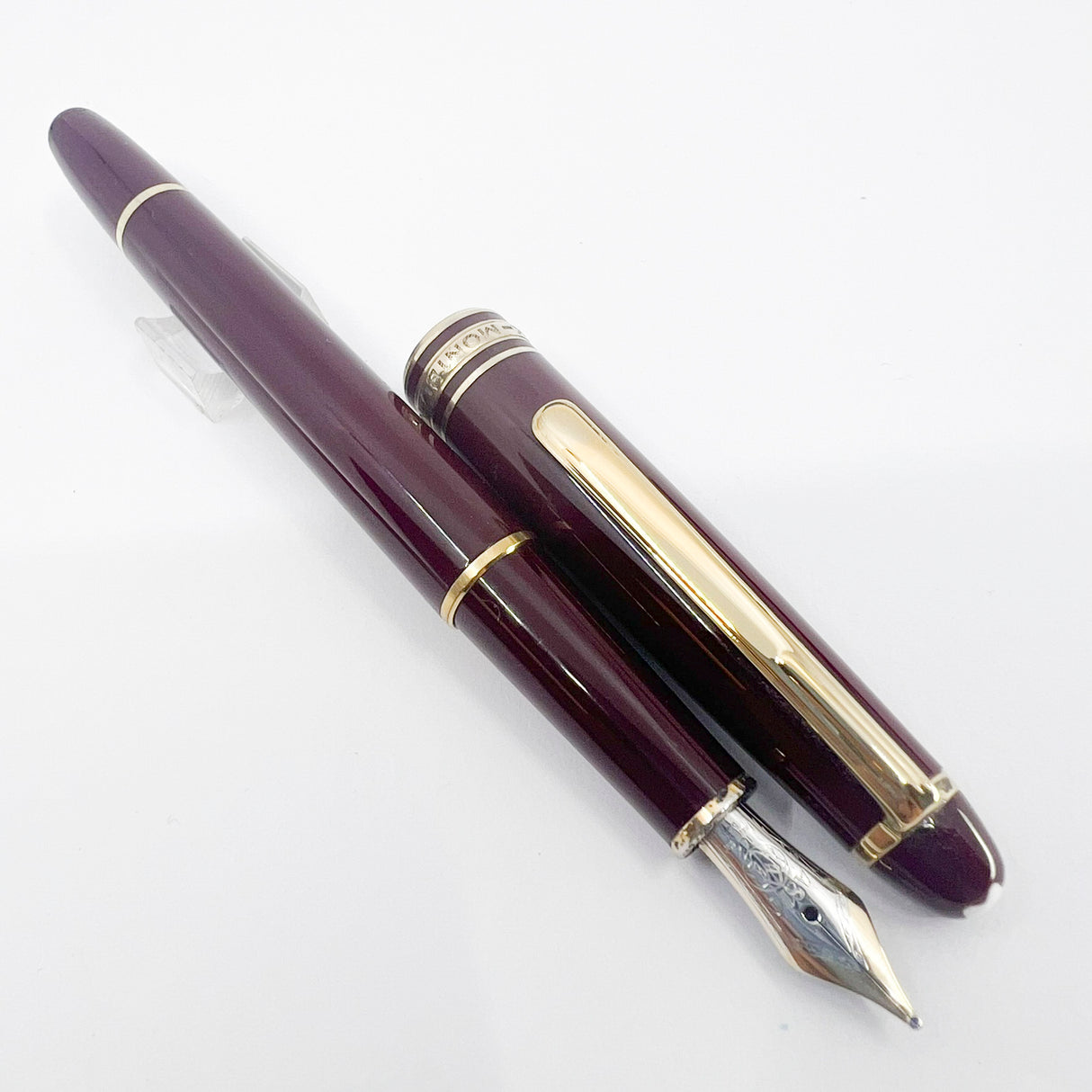 Montblanc #144 Bordeaux Resin Fountain Pen - Medium 14kt Gold Nib
