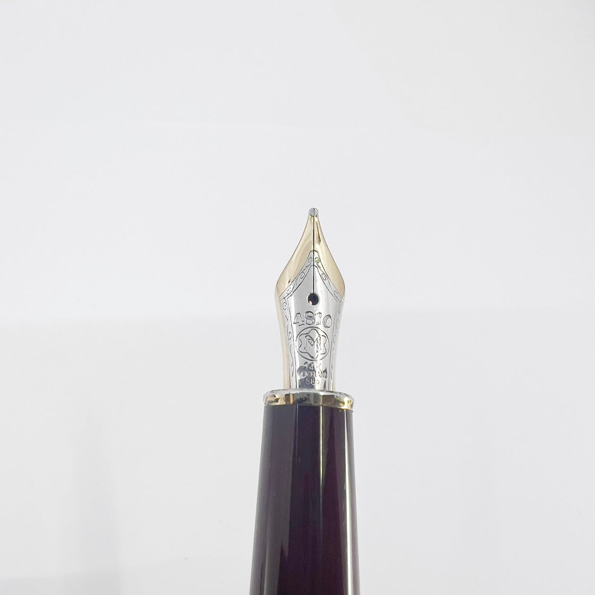 Montblanc #144 Bordeaux Resin Fountain Pen - Medium 14kt Gold Nib