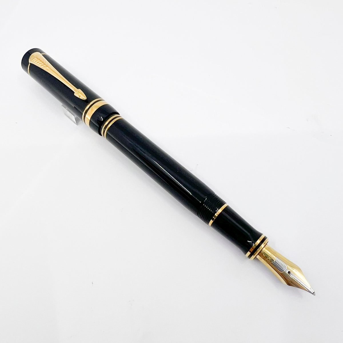 Parker Centennial (Largest Size) Black Duofold Fountain Pen (Circa 1991) - Broad Oblique (#89) 18kt Gold Nib