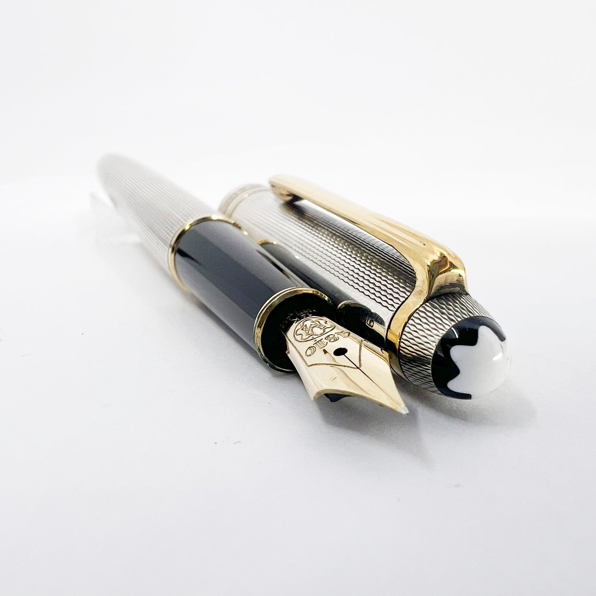 Montblanc Meisterstück Solitaire Barleycorn Sterling Silver  #144 Fountain Pen - Fine 14kt Gold Nib