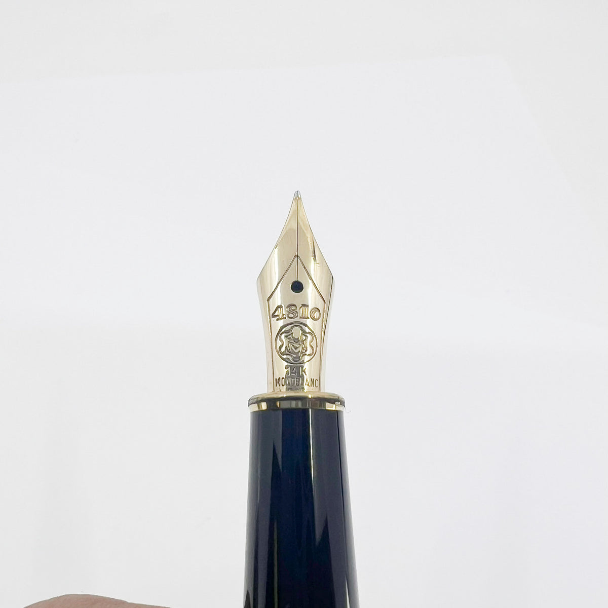 Montblanc Meisterstück Solitaire Barleycorn Sterling Silver  #144 Fountain Pen - Fine 14kt Gold Nib