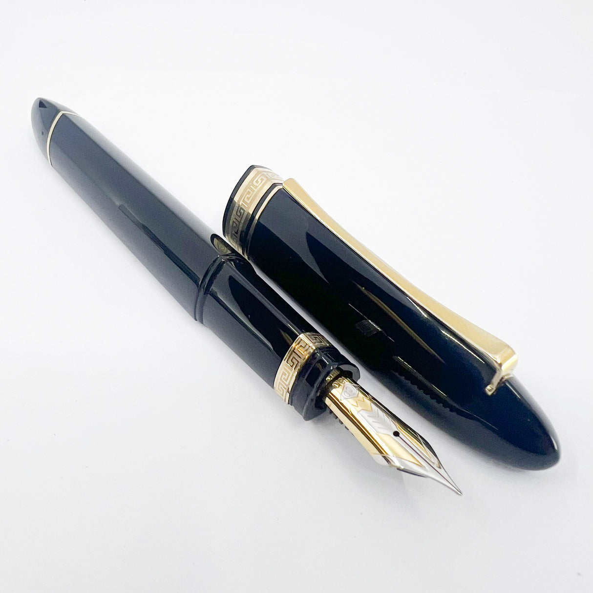 OMAS Oversized Blue/Black #360 Triangulated Fountain Pen - Fine 18kt Gold Nib
