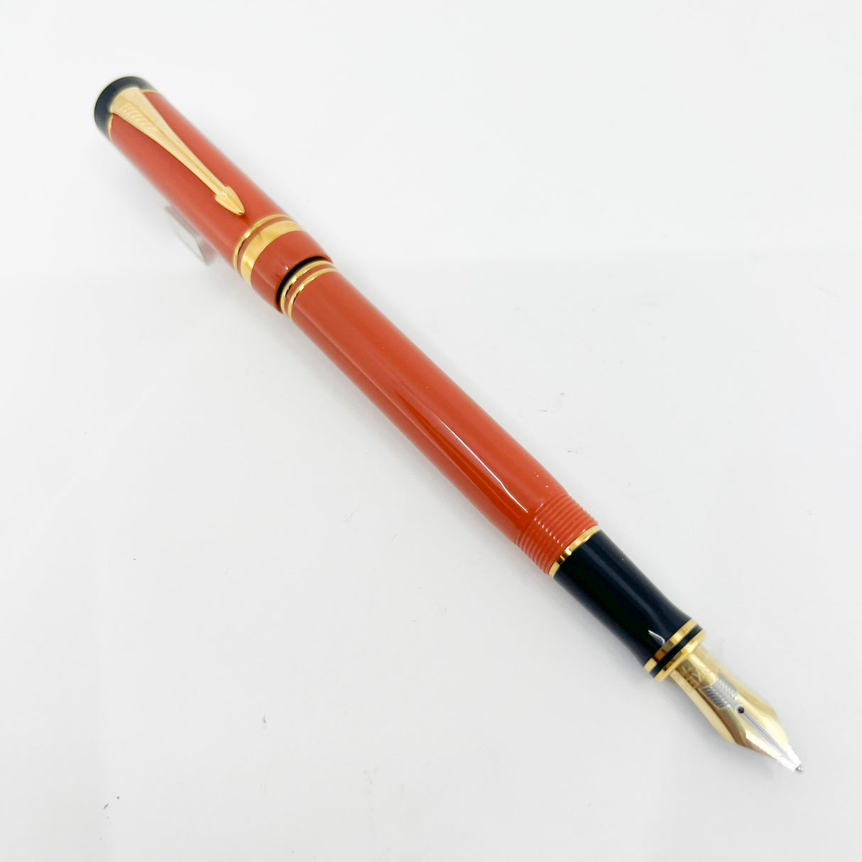 Parker International  Duofold Orange Fountain  Pen - Medium 18kt Gold Nib
