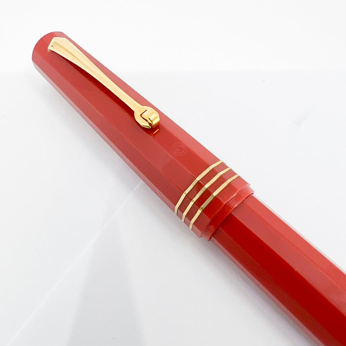 OMAS for  Armando Simoni Club/1990's -   Milord Paragon Coral Fountain Pen - Oblique  Broad 18kt Gold Nib